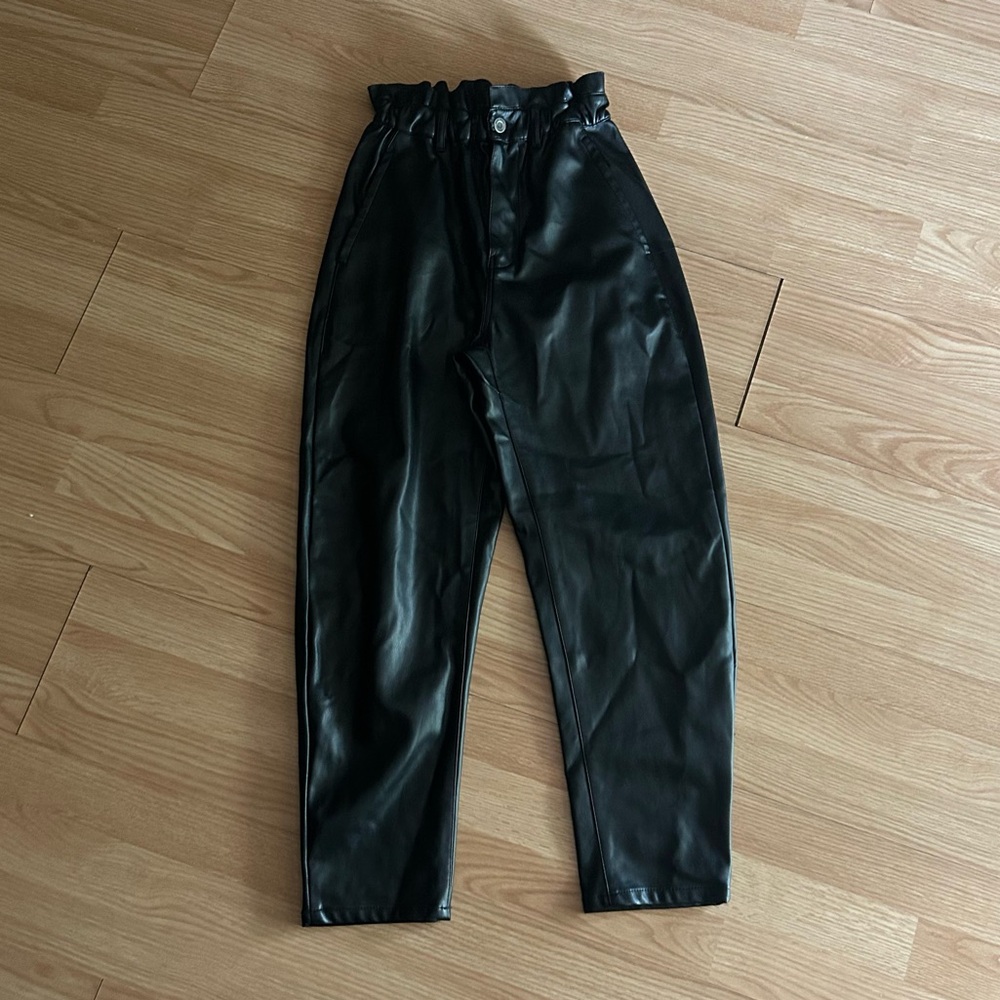 Zara Black Faux Leather High Rise Paperbag Pants Women’s 2
